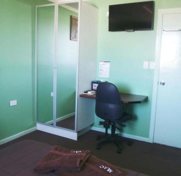 בית מלון כפרי Mick's Accommodation Club