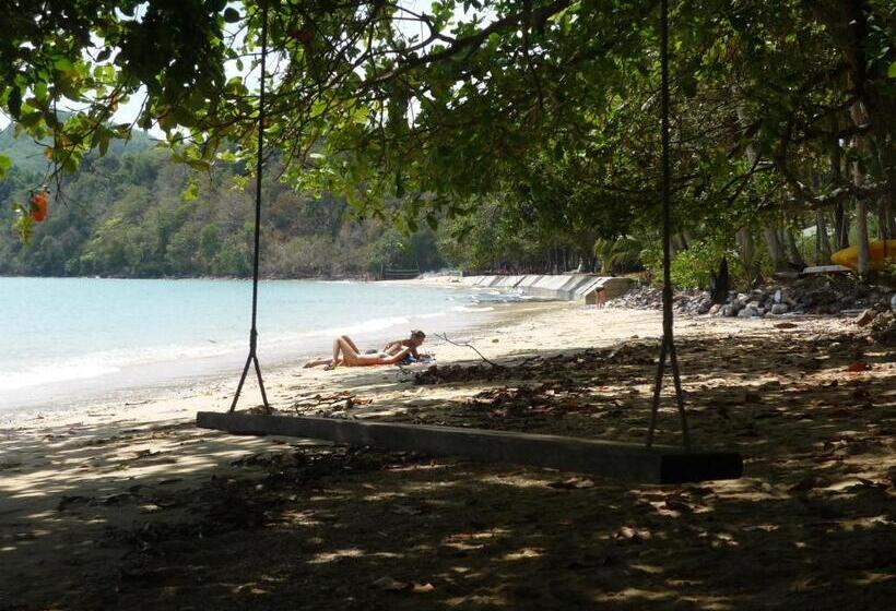 בית מלון כפרי Pasai Beach Lodge