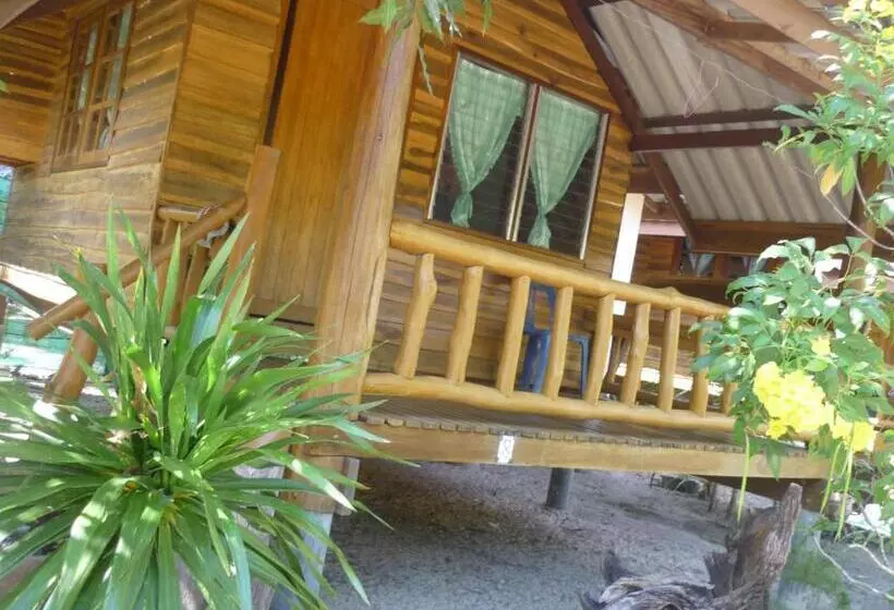 هتل Pasai Beach Lodge