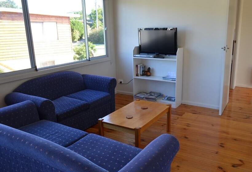 Отель Pebble Shack