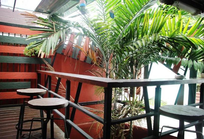 Отель Rada Arak 79/4 Hostel