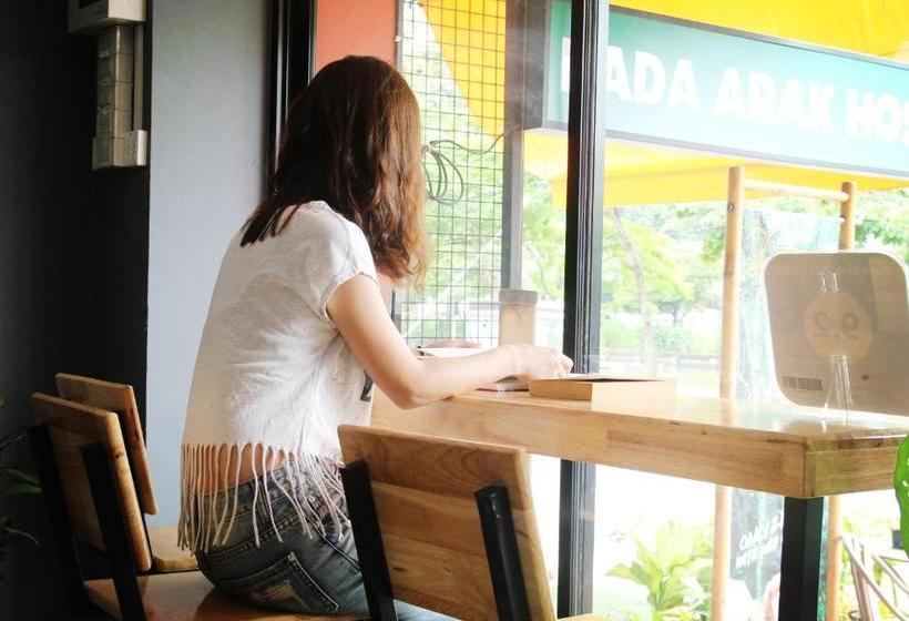 Отель Rada Arak 79/4 Hostel