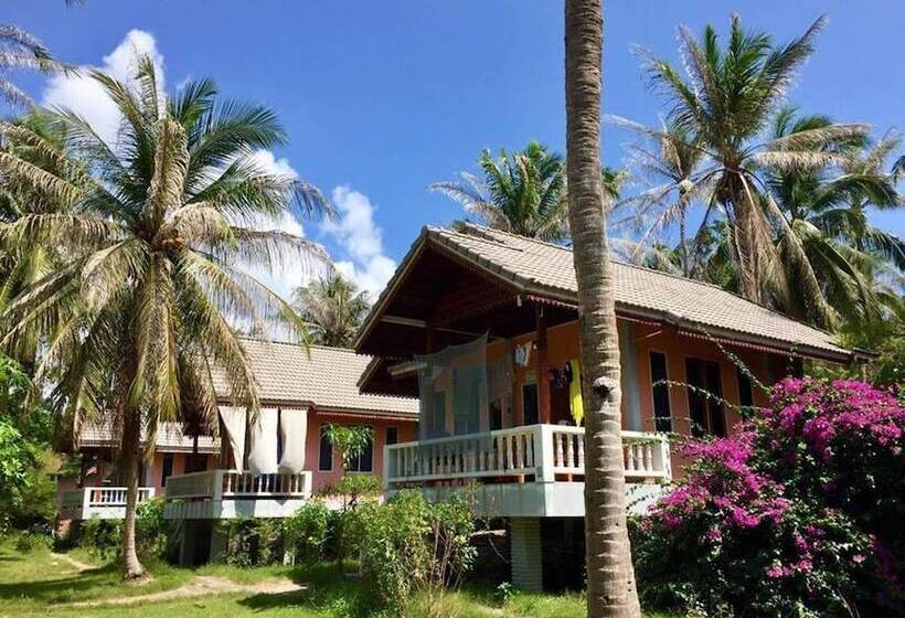 Hotel Thai Resort   Hostel