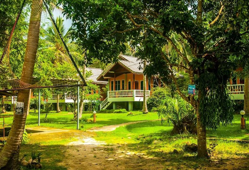 Hotel Thai Resort   Hostel