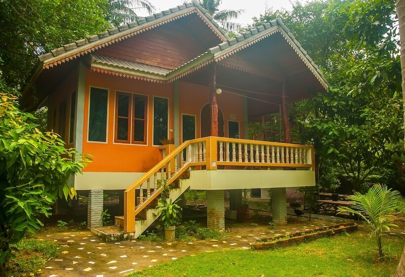 Hotel Thai Resort   Hostel