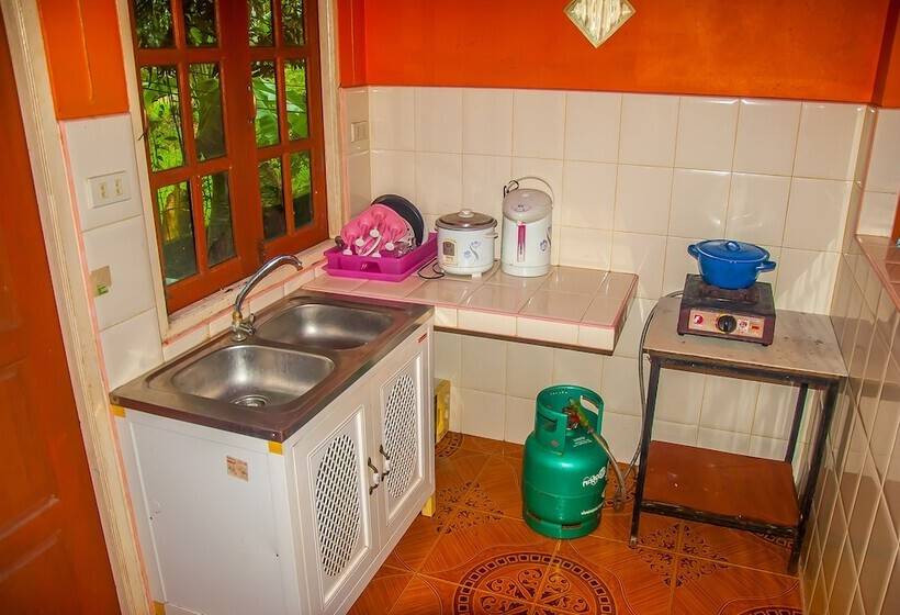 Hotel Thai Resort   Hostel