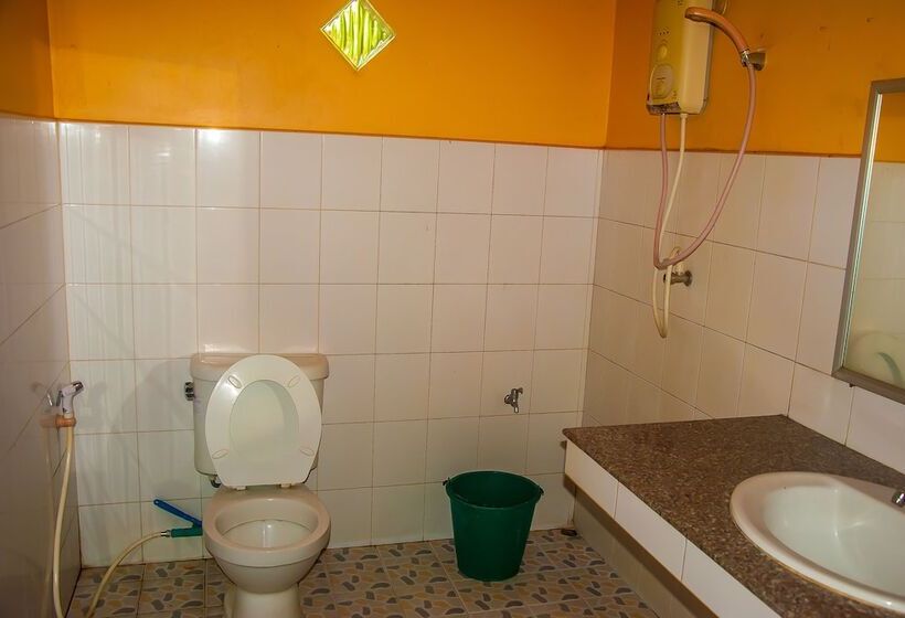 Hotel Thai Resort   Hostel