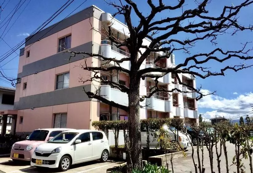 Hotelli Backpackers Dorms Miwa Hostel