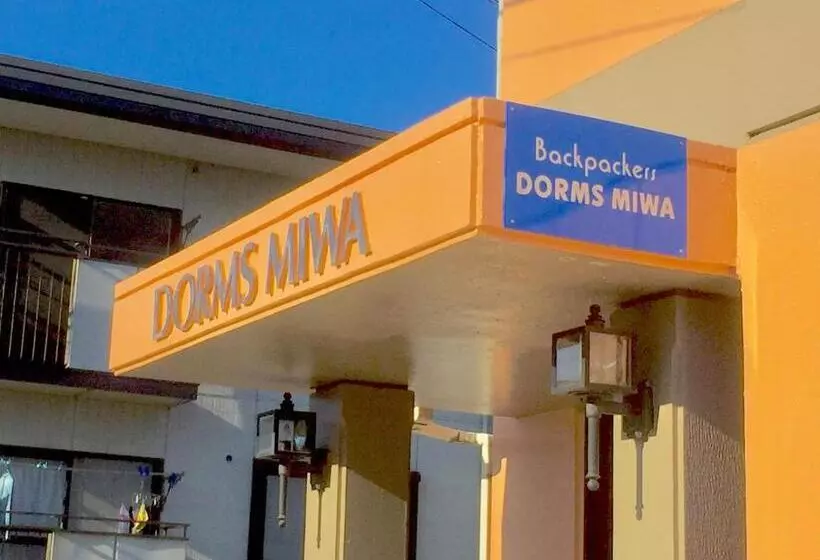 Hotelli Backpackers Dorms Miwa Hostel