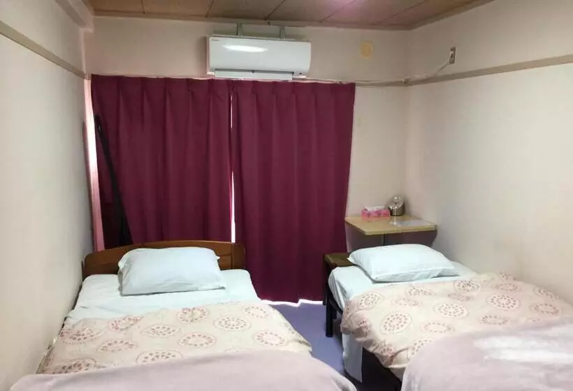 Hotelli Backpackers Dorms Miwa Hostel