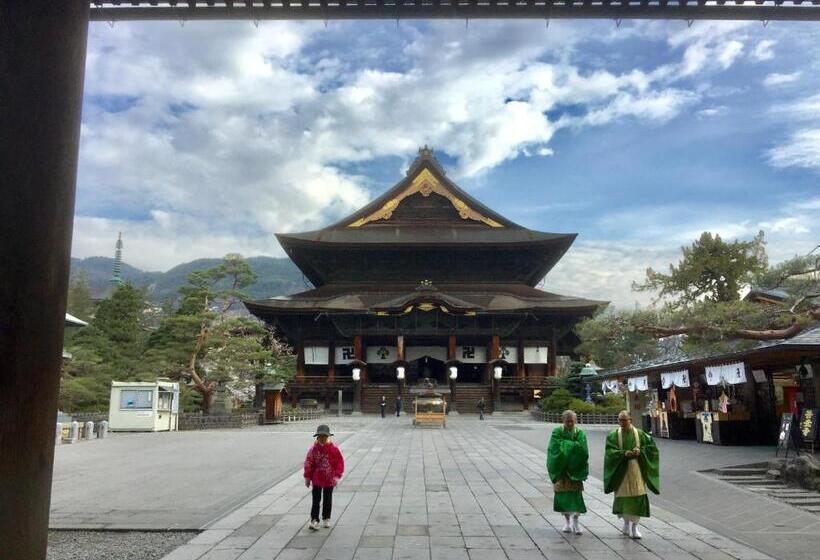 Hotel Backpackers Dorms Miwa Hostel