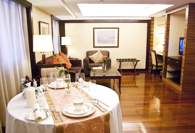 호텔 Golden Eagle Crown Executive Apartment