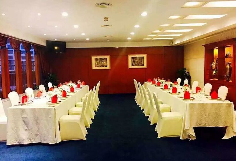 호텔 Golden Eagle Crown Executive Apartment