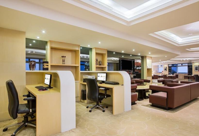 호텔 Golden Eagle Crown Executive Apartment