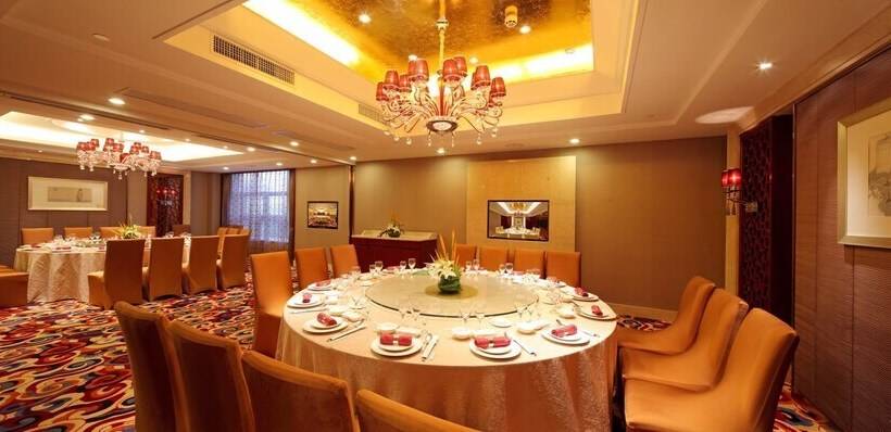 호텔 Golden Eagle Crown Executive Apartment