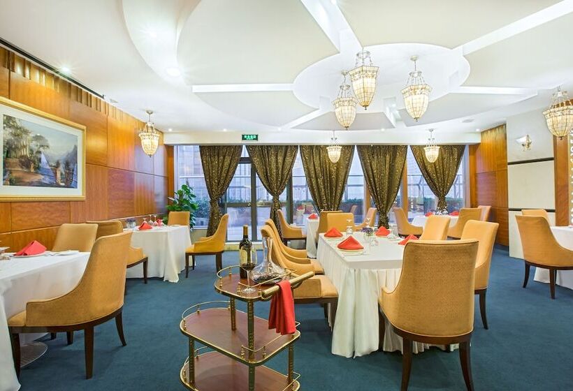 호텔 Golden Eagle Crown Executive Apartment