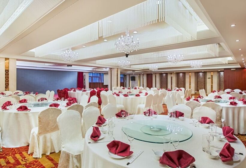 호텔 Golden Eagle Crown Executive Apartment