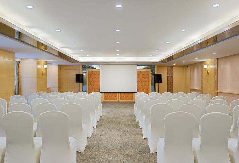 호텔 Golden Eagle Crown Executive Apartment