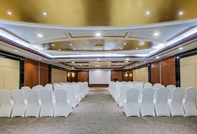 호텔 Golden Eagle Crown Executive Apartment