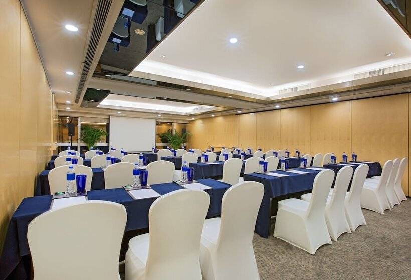 호텔 Golden Eagle Crown Executive Apartment