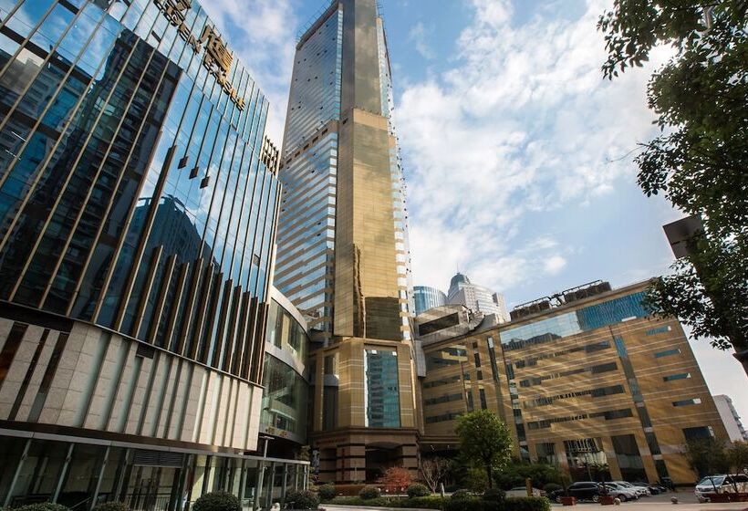 호텔 Golden Eagle Crown Executive Apartment