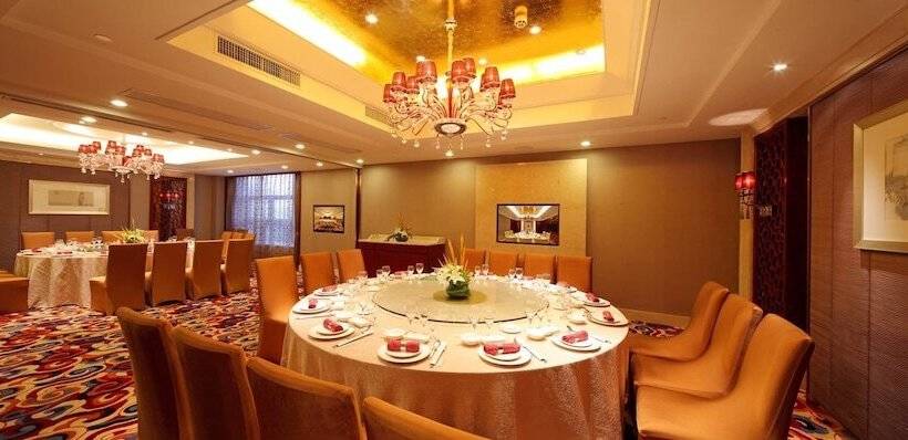 호텔 Golden Eagle Crown Executive Apartment