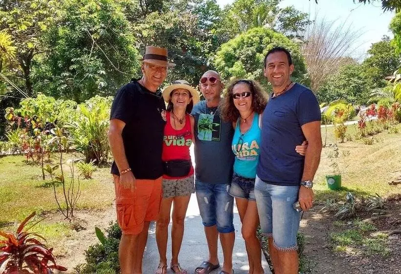 Hotelli Manuel Antonio Hostel Resort