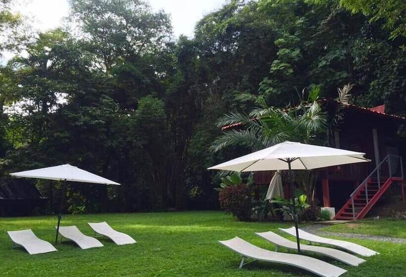 هتل Manuel Antonio Hostel Resort