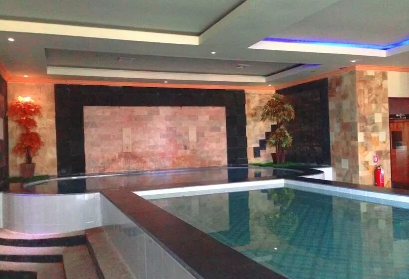 Her Hotel & Trade Centre Balikpapan