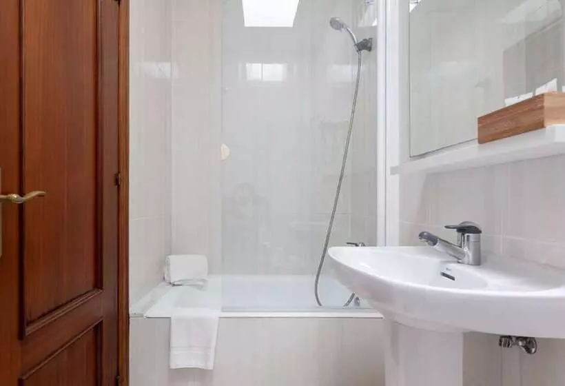 Hotelli Hostal La Costa