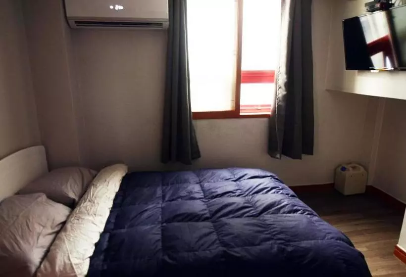 هتل Kimchee Busan Station Guesthouse  Hostel