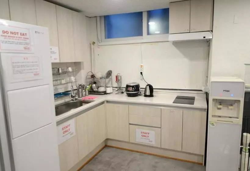 هتل Kimchee Busan Station Guesthouse  Hostel