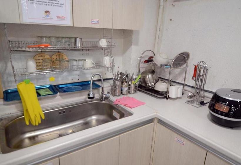 هتل Kimchee Busan Station Guesthouse  Hostel