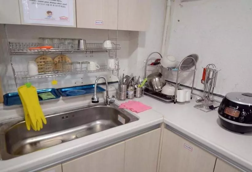 هتل Kimchee Busan Station Guesthouse  Hostel