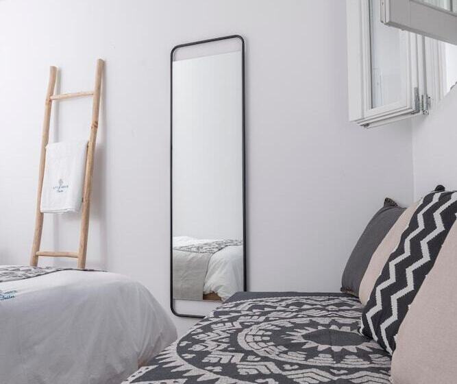 Отель Little Venice Villas