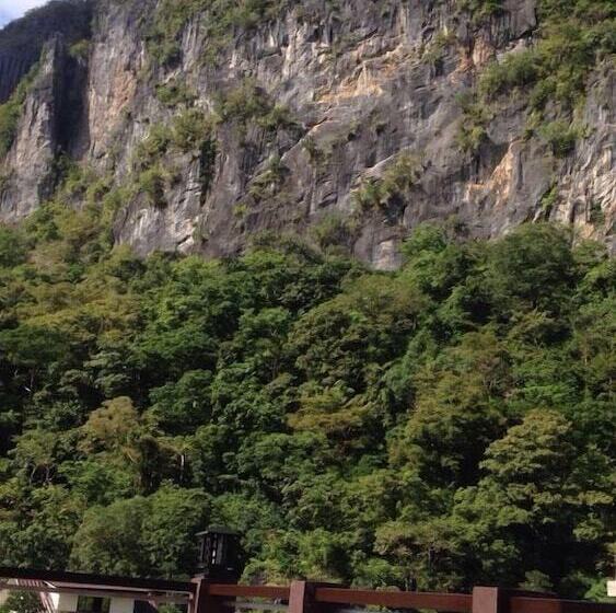 酒店 Lolo Bob's Bed And Breakfast