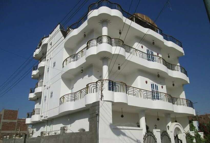 هتل Nile Paradise Apartments