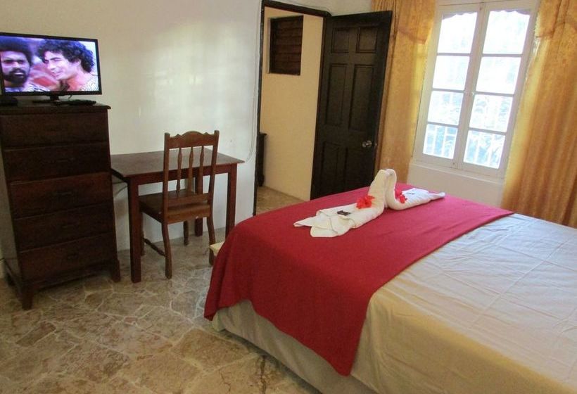 هتل Ocean Wave Villa, Negril