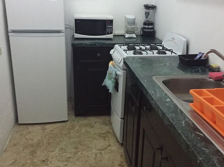 هتل Ocean Wave Villa, Negril