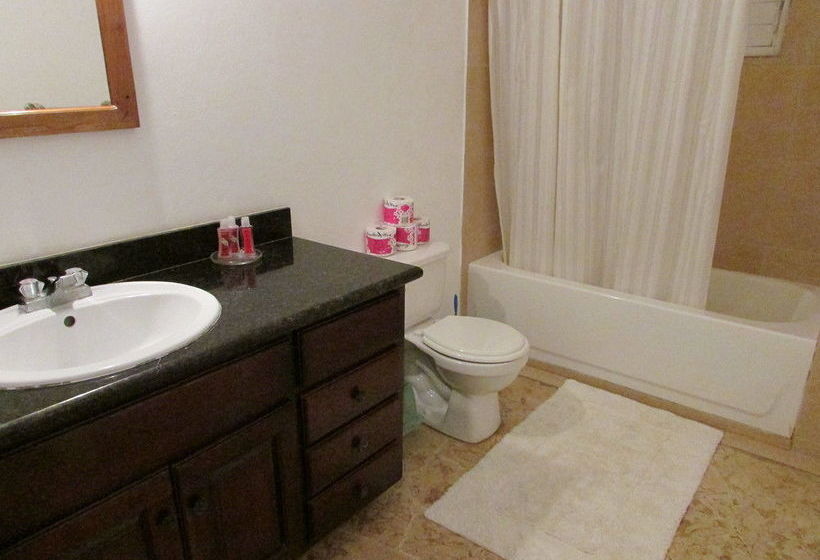 هتل Ocean Wave Villa, Negril