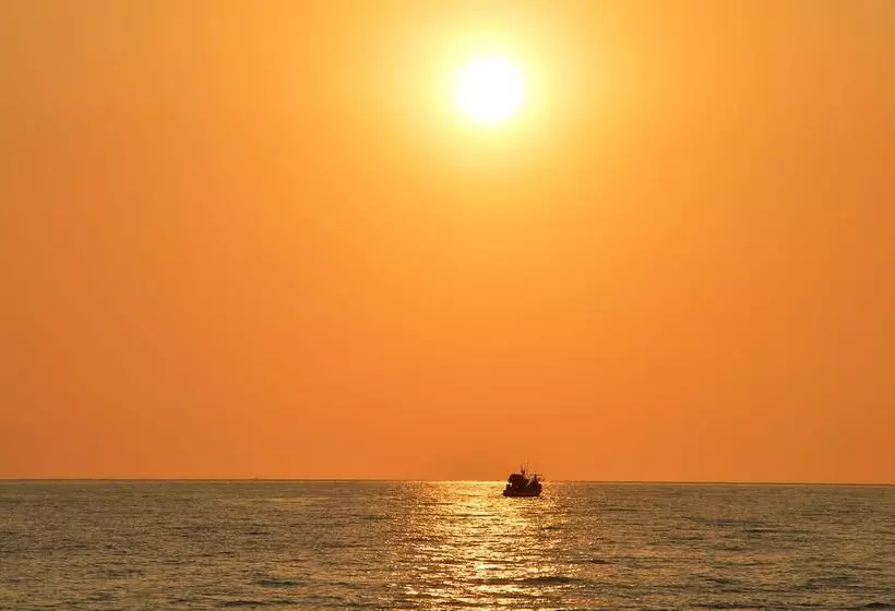 Hotelli Palm Beach Bungalow Resort