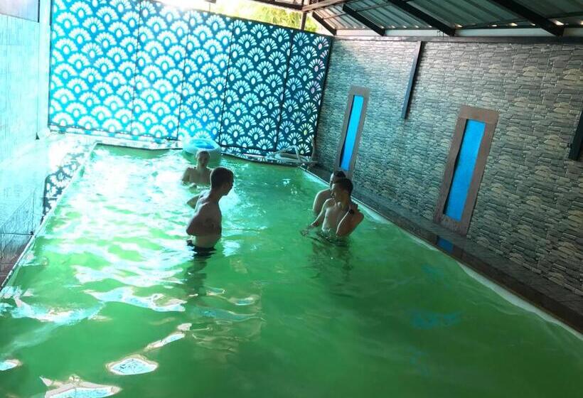 בית מלון כפרי Palm Rivera Kochi