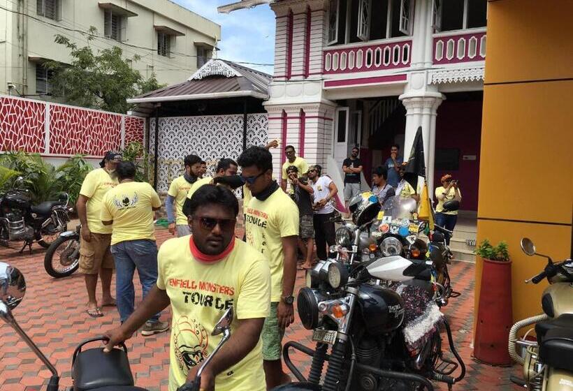 בית מלון כפרי Palm Rivera Kochi