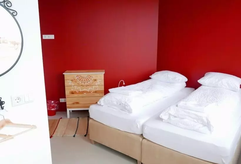 هتل Snotra Hostel
