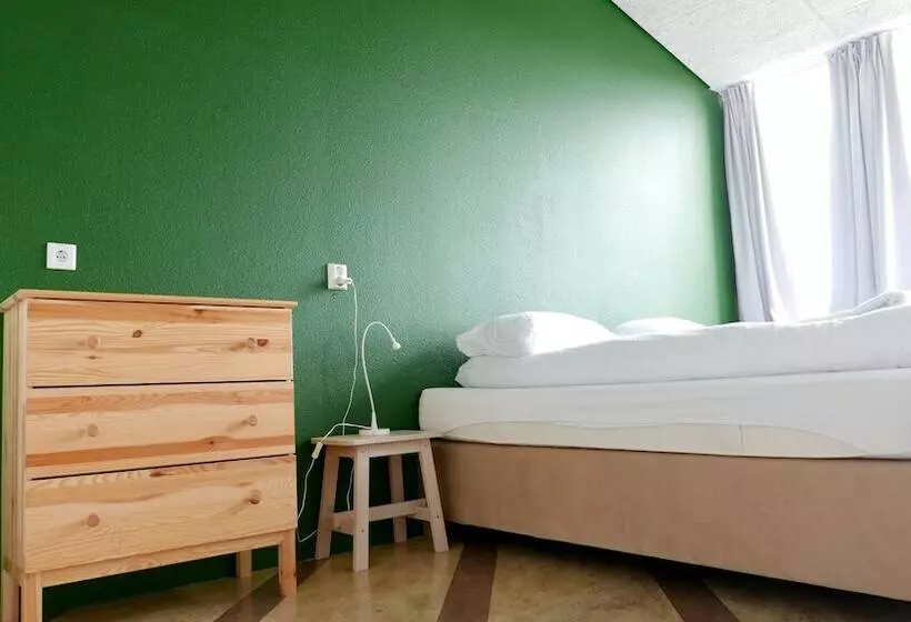 هتل Snotra Hostel