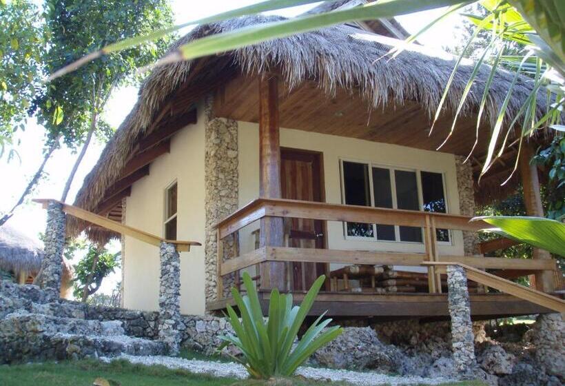 Hotel Tepanee Beach Resort