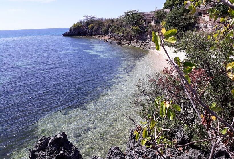 Hotel Tepanee Beach Resort