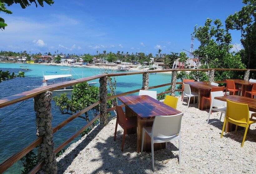 Hotel Tepanee Beach Resort