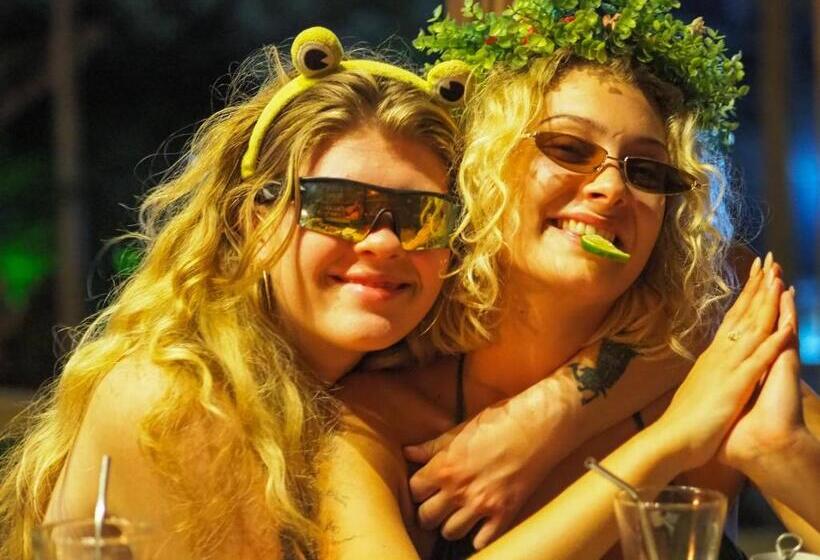 בית מלון כפרי The Last Point   Hostel