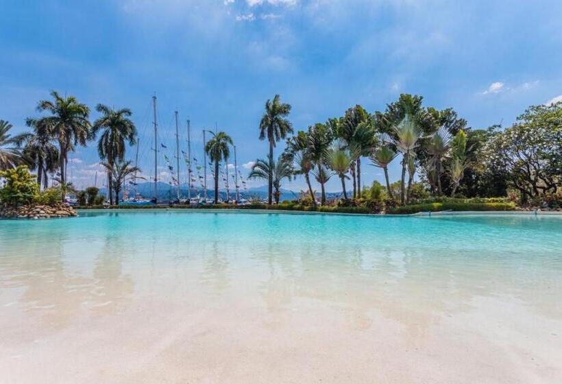 בית מלון כפרי The Subic Bay Yacht Club, Inc